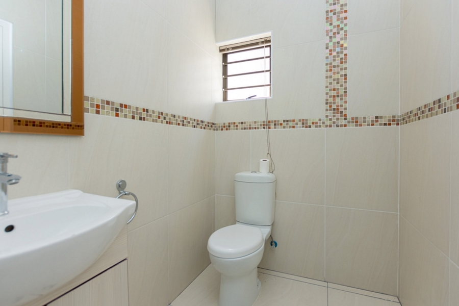 5 Bedroom Property for Sale in Country Club Western Cape